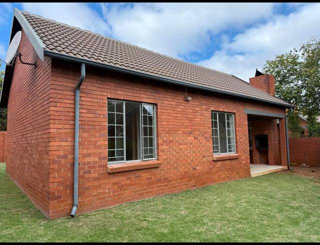 2 BEDROOM TOWNHOUSE FOR SALE IN BROOKLANDS LIFESTYLE ESTATE